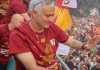 Mourinho merayakan kemenangan Conference League di jalan-jalan kota Roma