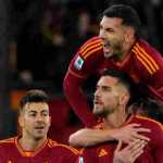 Pemain AS Roma merayakan gol Lorenzo Pellegrini ke gawang Hellas Verona pada laga LIga Italia 21 Januari 2024