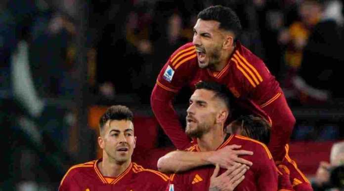 Pemain AS Roma merayakan gol Lorenzo Pellegrini ke gawang Hellas Verona pada laga LIga Italia 21 Januari 2024