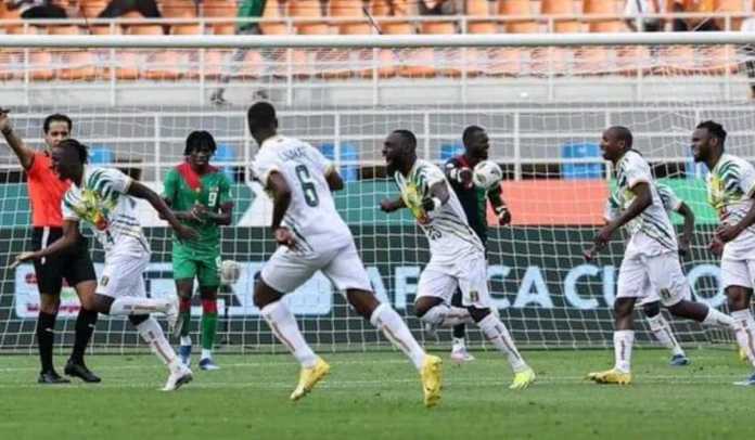 Pemain timnas Mali merayakan kemenangan mereka atas Burkina Faso di babak 16 besar Piala Afrika 2023