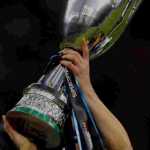 Trofi Piala Supercoppa Italiana