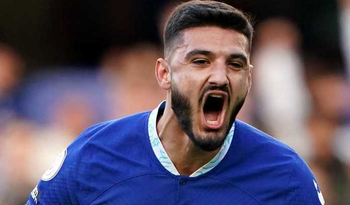 Arsenal, Manchester United, Chelsea, Newcastle United, Tottenham Hotspur Arsenal, Manchester United, Chelsea, Newcastle United, Tottenham Hotspur