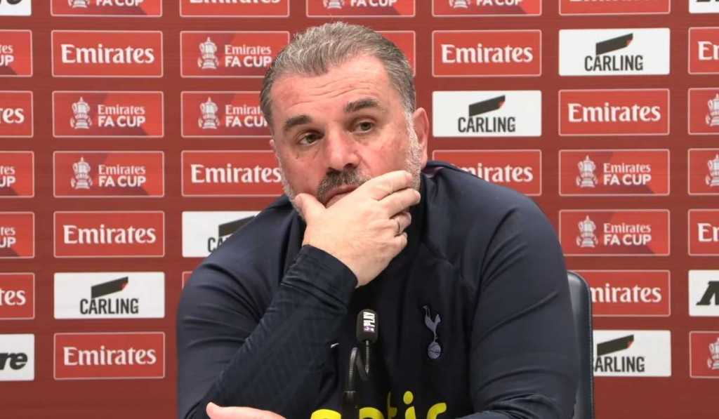 Ange Postecoglou dalam konferensi pers Tottenham Hotspur