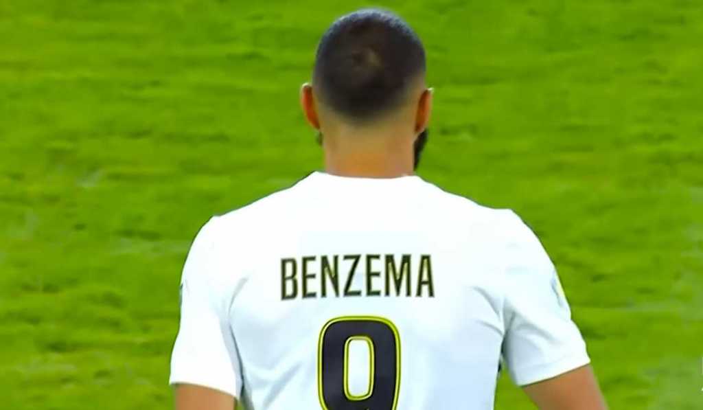 Rio Ferdinand Dukung Manchester United Kontrak Karim Benzema