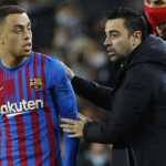 Sergino Dest dan Xavi di sebuah Laga Barcelona
