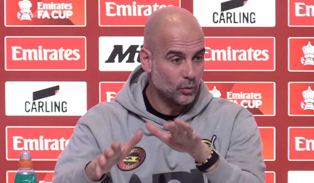 Pep Guardiola di konferensi pers Manchester City