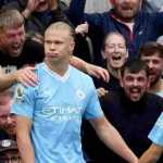 Erling Haaland dan Bernardo Silva merayakan gol Manchester City