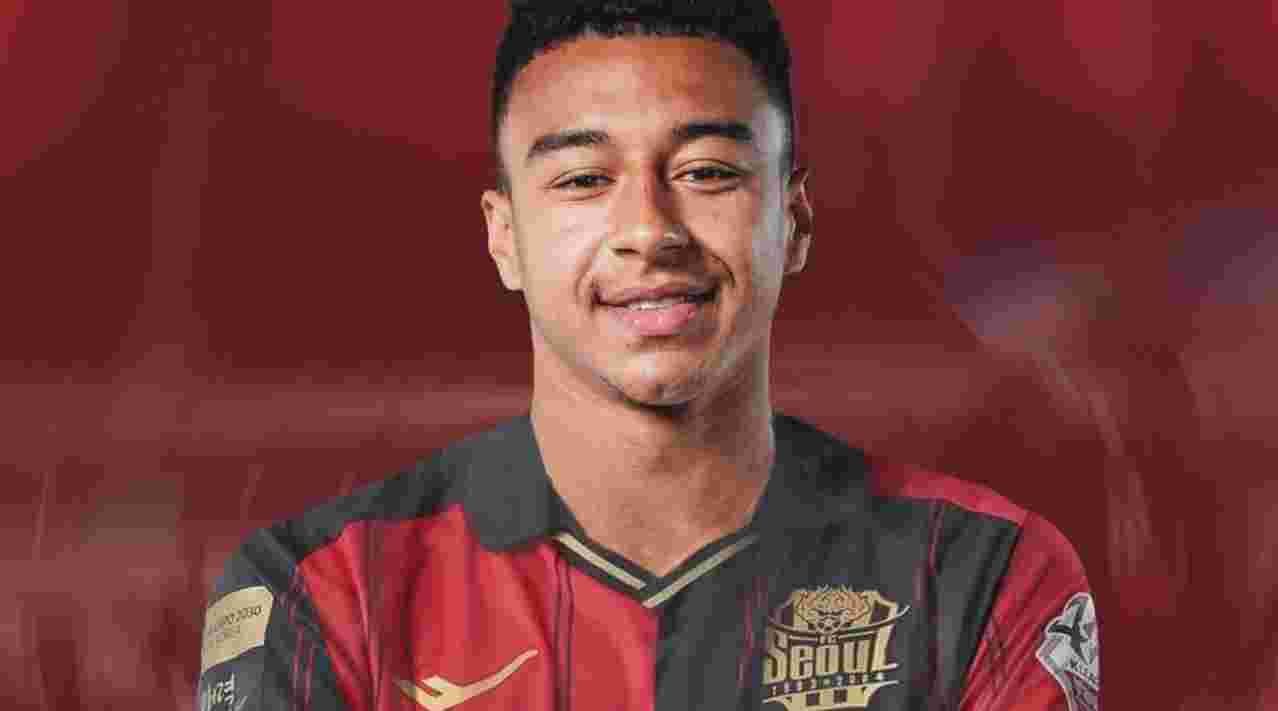 Jesse Lingard dengan seragam FC Seoul