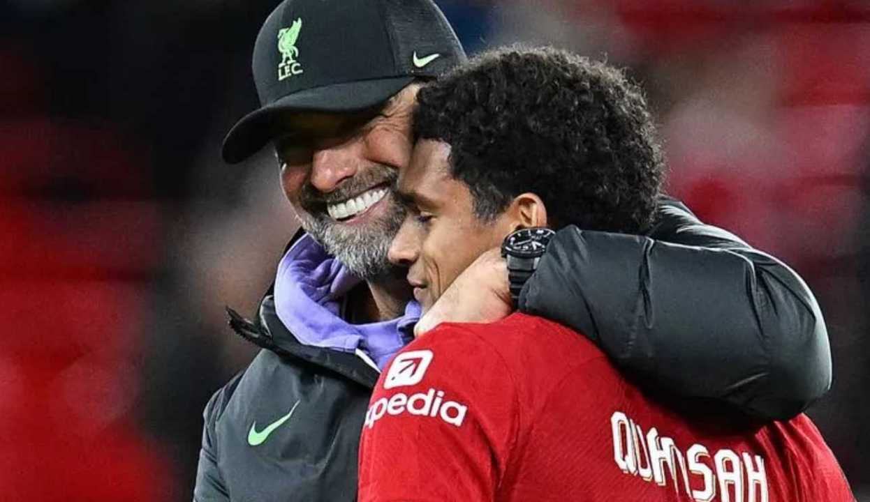 Jurgen Klopp pelatih Liverpool bersama Jarell Quansah