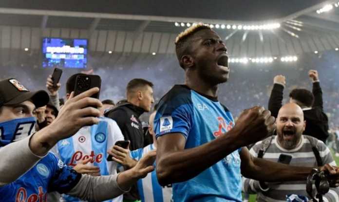 Pemain Napoli merayakan gol mereka ke gawang Sassuolo