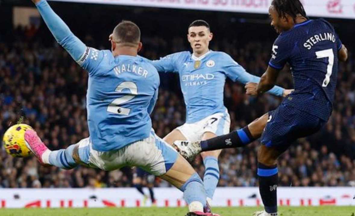 Raheem Sterlingg saat mencetak gol di pertandingan antara Manchester City vs Chelsea