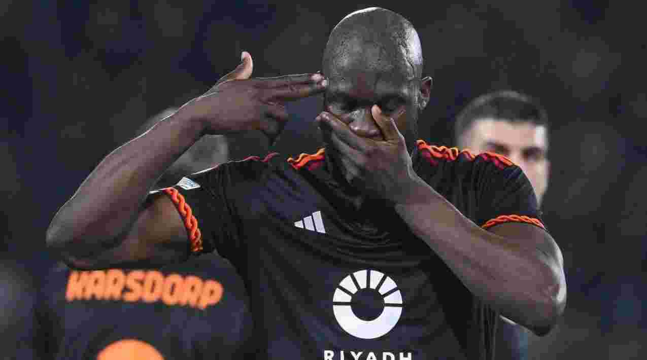 Romelu Lukaku merayakan golnya ke gawang Feyenoord pada 16 Februari 2024