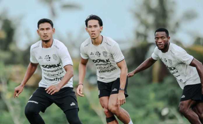 Sesi latihan Bali United