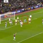Akun IG Douglas Luiz Dirujak Fans Manchester United