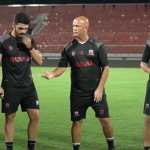 Pelatih dan staf Madura United di sesi latihan Jelang Hadapi Persija