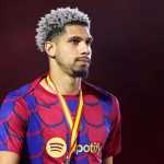Barcelona Tegaskan Ronald Araujo Tak akan Dijual