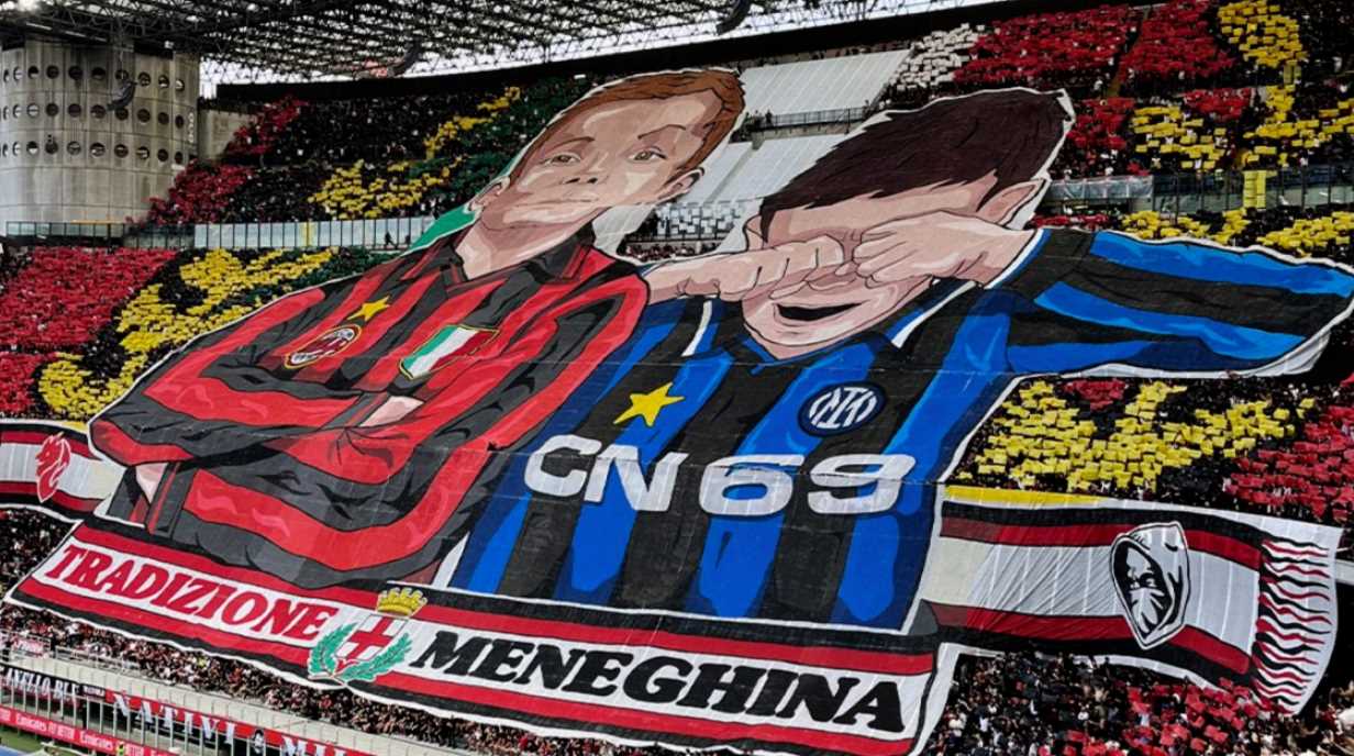 Banner ultras AC Milan sebelum pertandingan dimulai