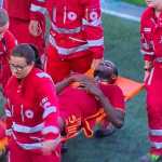 Evan Ndicka saat ditandu di laga Udinese vs Roma