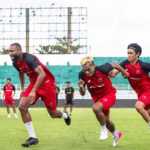 Latihan PSM Makassar Jelang Bertanding di Madura United