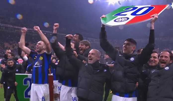 Para pemain Inter rayakan gelar juara Serie A