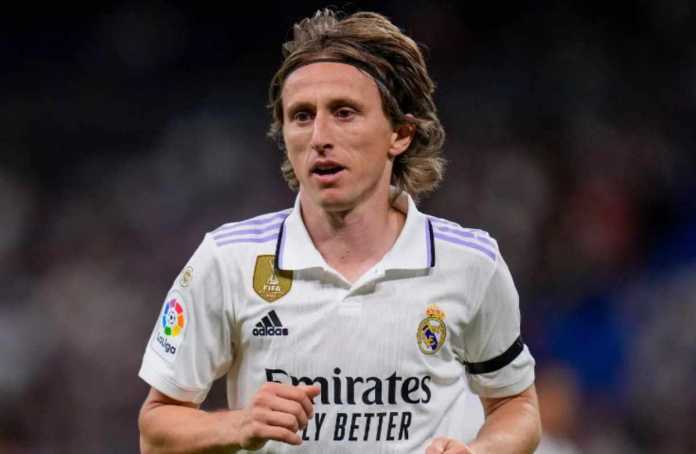 Luka Modric Bertahan di Real Madrid Musim Depan