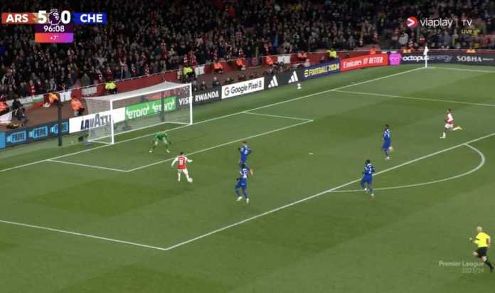 Gabriel Martinello hampir cetak gol keenam Arsenal