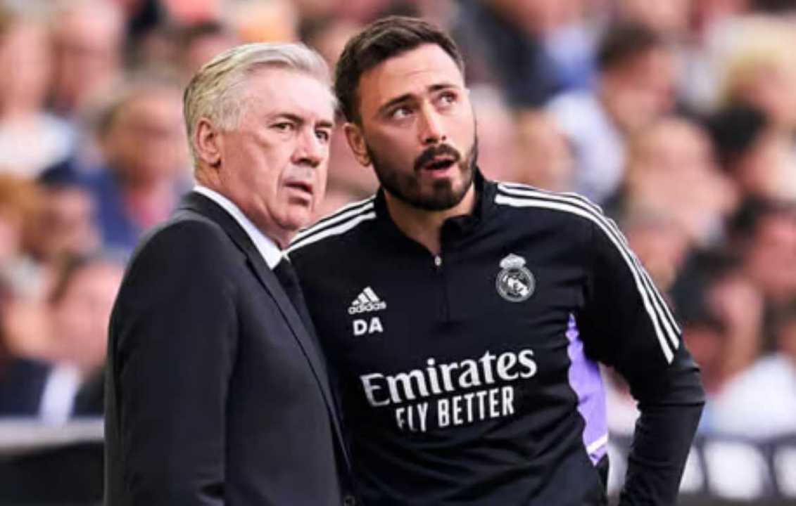 Carlo Ancelotti dan putranya Davide dalam sebuah laga Real Madrid