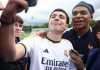 Kylian Mbappe dan seorang fans Real Madrid