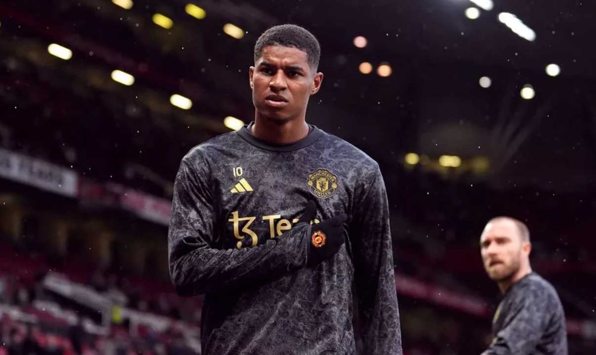 Marcus Rashford saat terlibat perselisihan dengan suporter Manchester United