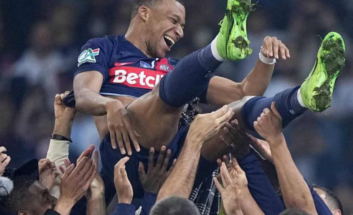 Pesta Perpisahan Kylian Mbappe dengan PSG