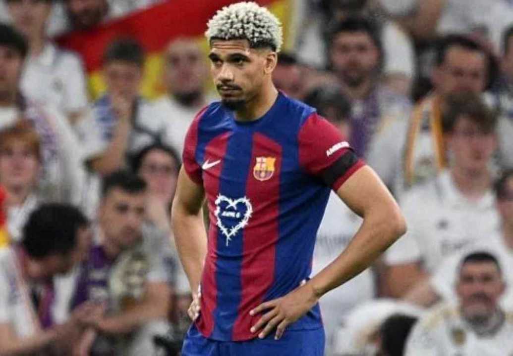 Ronald Araujo Siap Dilepas Barcelona