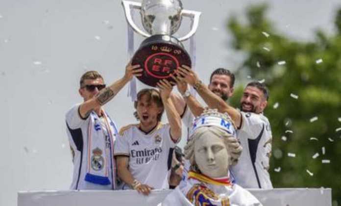 Veteran Real Madrid Rayakan Kemenangan di Musim 2023-24