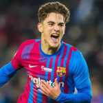 Gavi dalam sebuah laga Barcelona sebelum cedera