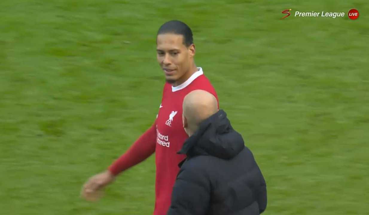 Virgil van Dijk diminati Arab Saudi