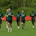 Manchester United rombak lini belakang