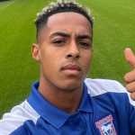 Omari Hutchinson Dijual Chelsea ke Ipswich