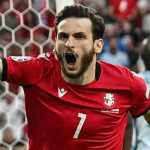 Georgia Lolos 16 Besar Usai Menang 2-0 Atas Portugal, Catakan Sejarah Baru! Khvicha Kvaratskhelia cetak gol cepat untuk Gerogia saat melawan Portugal di Euro 2024