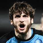 PSG Gencarkan Perburuan Kvaratskhelia, Barcelona Bisa Gigit Jari Khvicha Kvaratskhelia pemain Napoli