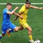 Rumania Bantai Ukraina 3-0 di laga pertama Grup E