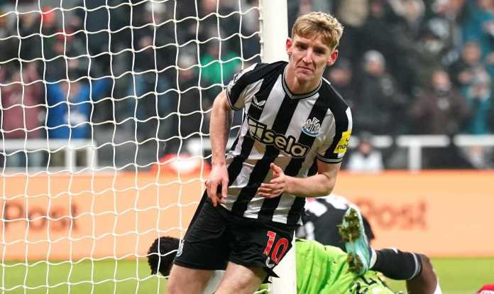 Anthony Gordon pemain Newcastle United target transfer Liverpool