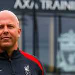 Arne Slot pelatih kepala Liverpool