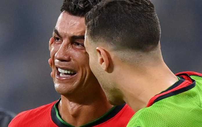 Cristiano Ronaldo menangis usai gagal penalti melawan Slovenia