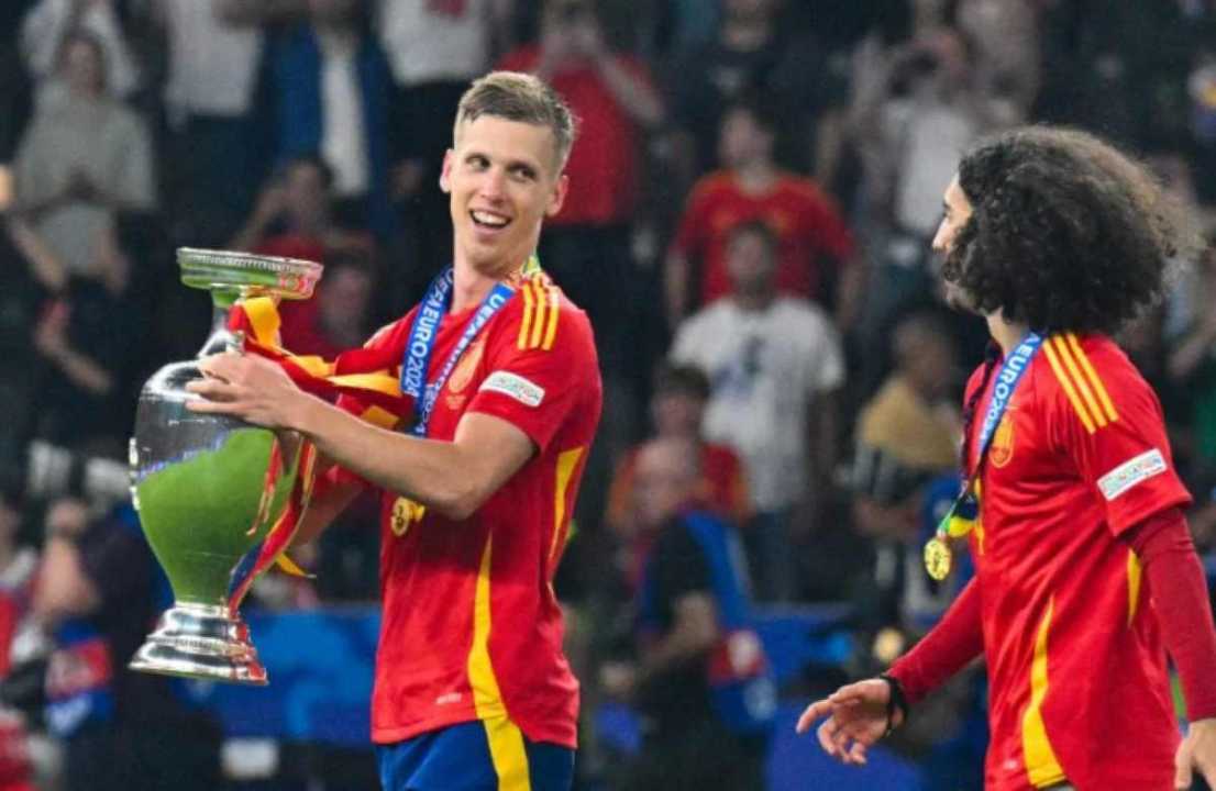 Dani Olmo dan Marc Cucurella usai Spanyol menang Euro