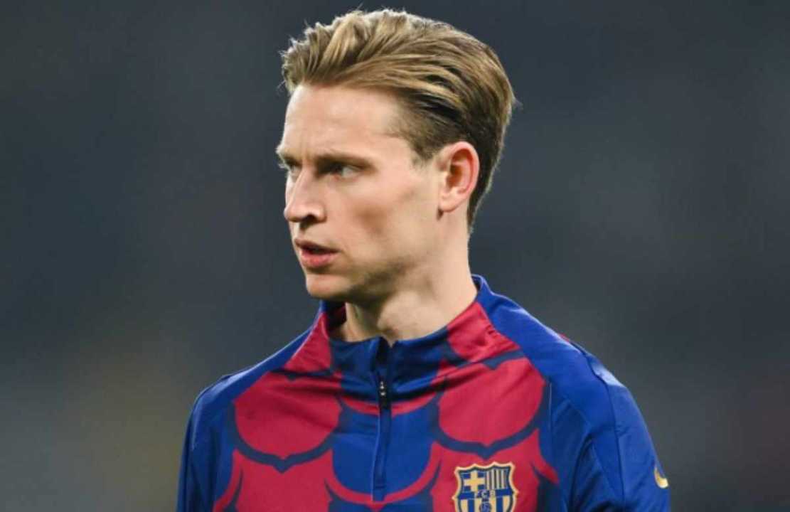 Frenkie de Jong Absen dalam Peluncuran Jersey Baru Barcelona