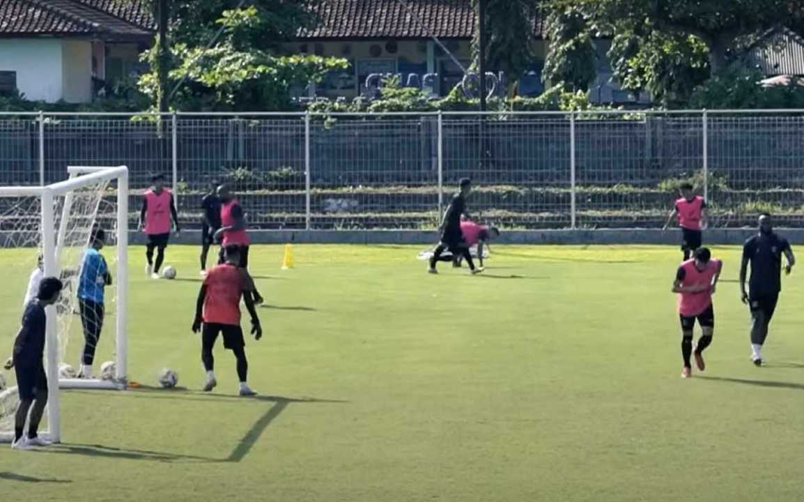 Latihan Arema FC jelang Bertemu Madura United