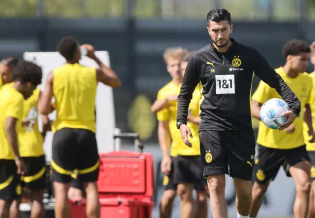 Nuri Sahin bersama skuad Borussia Dortmund dalam tur pramusim ke Asia