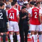 Pemain Arsenal dan pelatih Mikel Arteta