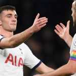 Pemain Tottenham Troy Parrott bersama Harry Kane