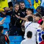 Perkelahian pemain Uruguay dan fans Kolombia di Copa America
