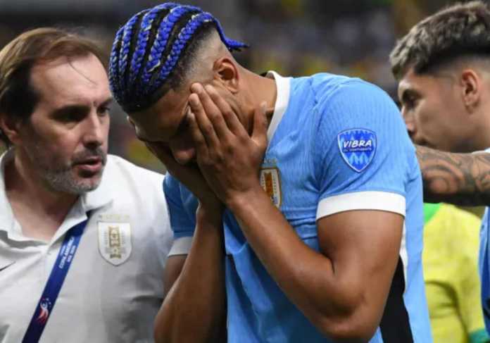 Ronald Araujo Cedera di Laga Uruguay vs Brasil